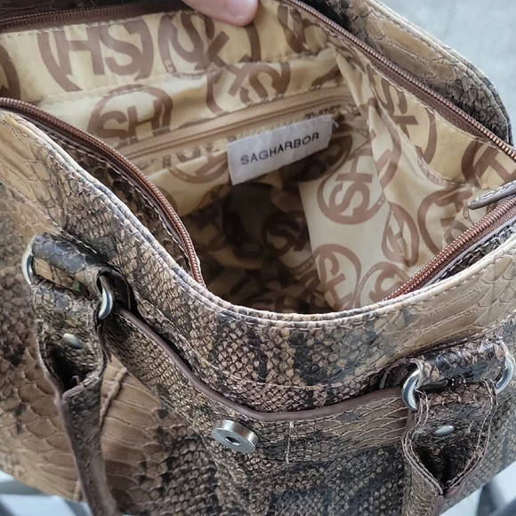 Sag Harbor Brown and Tan Shoulder Bag with Exotic Snake Skin Pattern. Attractive - Picture 4 of 10